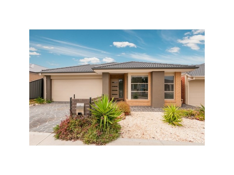 10 Eveline Street, Craigieburn VIC 3064
