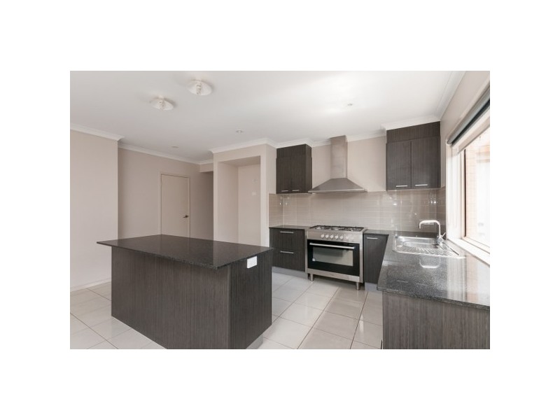 10 Eveline Street, Craigieburn VIC 3064