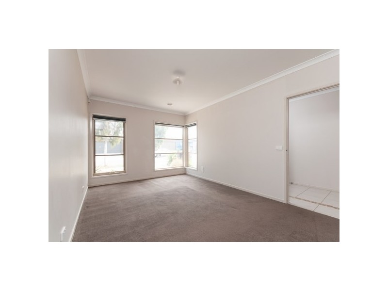 10 Eveline Street, Craigieburn VIC 3064