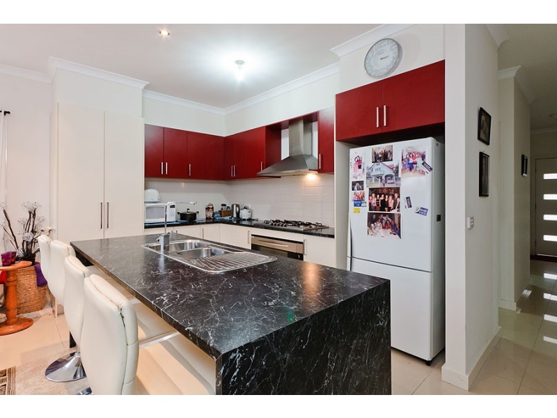 27 Dempster Drive, Craigieburn VIC 3064