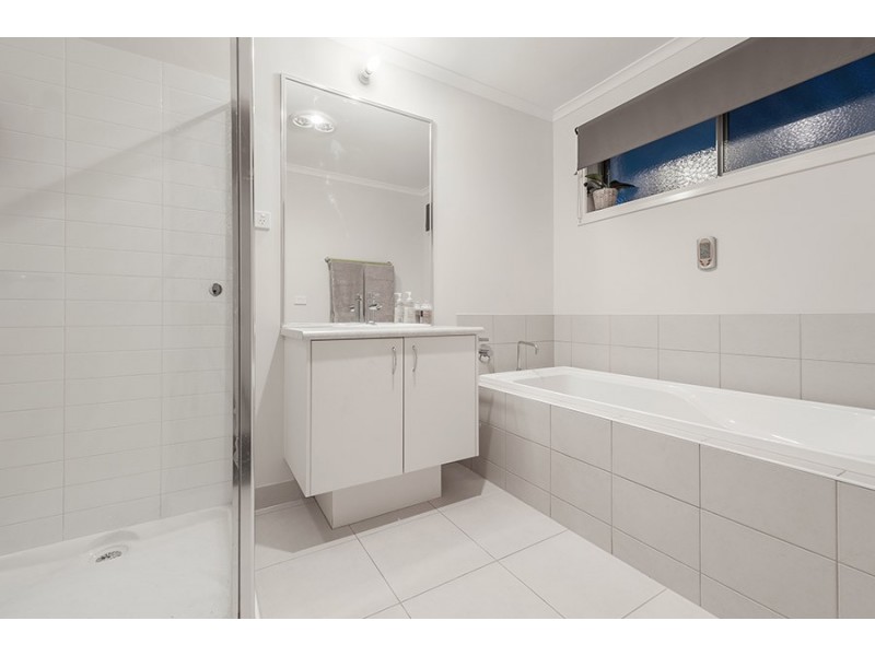 3 Korab Place, Roxburgh Park VIC 3064