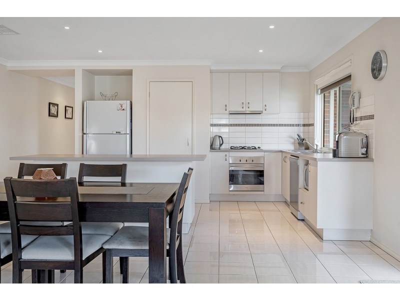 13 Peartree Court, Roxburgh Park VIC 3064