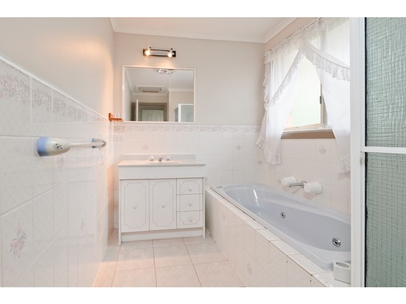 3 Kent Court, Craigieburn VIC 3064