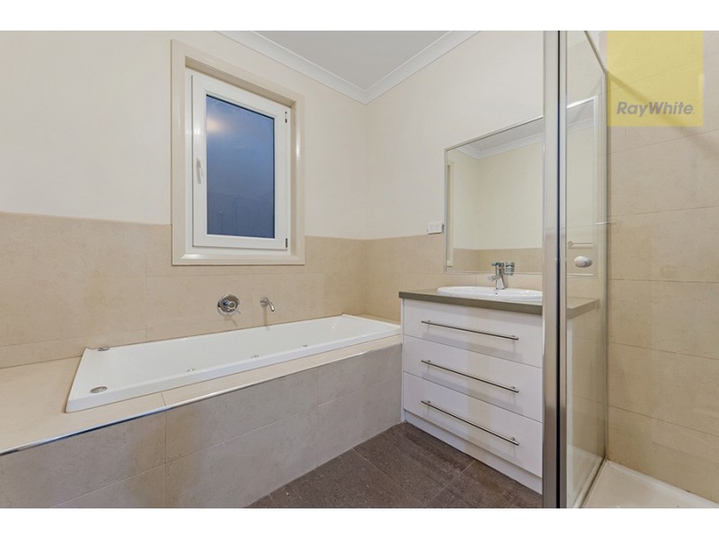 11 Olrig Grove, Craigieburn VIC 3064