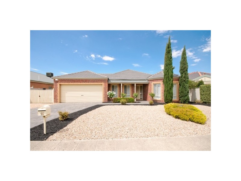 72 Lakes Drive, Craigieburn VIC 3064