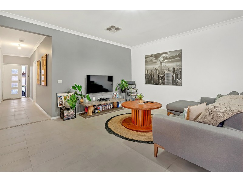 18 William Hovell Pass, Craigieburn VIC 3064