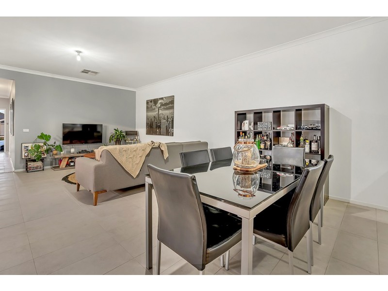 18 William Hovell Pass, Craigieburn VIC 3064