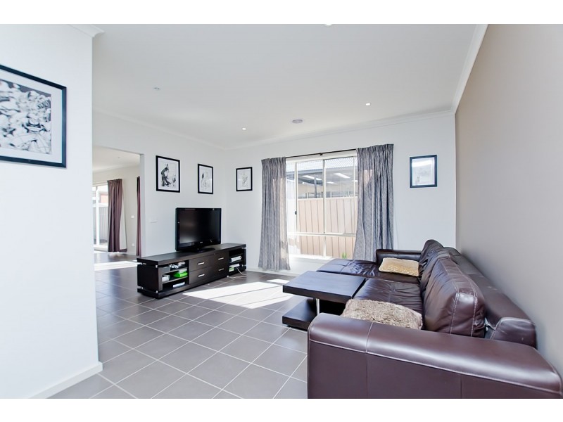 28 Balyang Way, Craigieburn VIC 3064