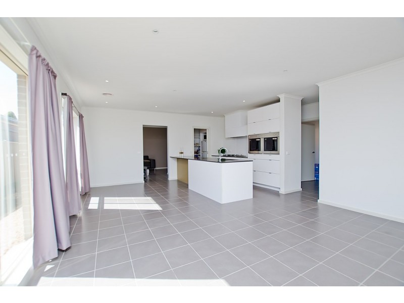28 Balyang Way, Craigieburn VIC 3064