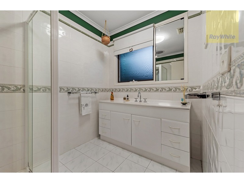 11 Sedgefield Place, Craigieburn VIC 3064
