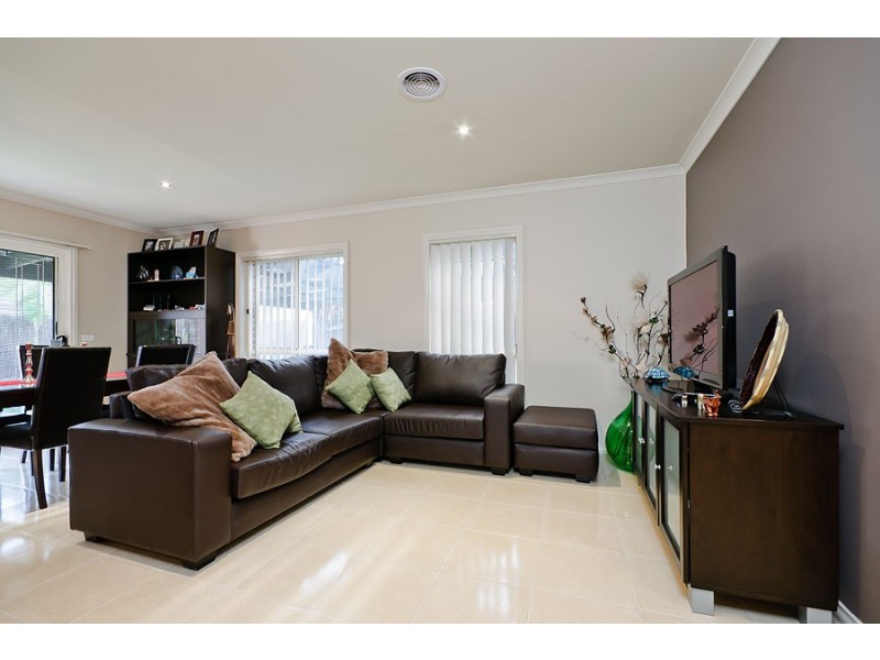 19 Swinburne Close, Craigieburn VIC 3064