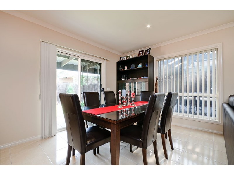 19 Swinburne Close, Craigieburn VIC 3064