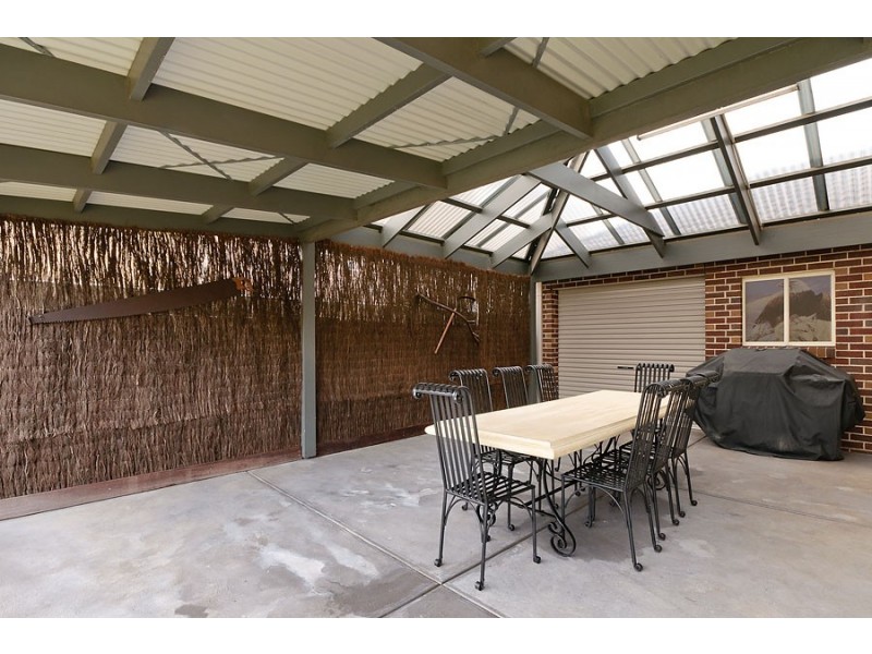 19 Swinburne Close, Craigieburn VIC 3064