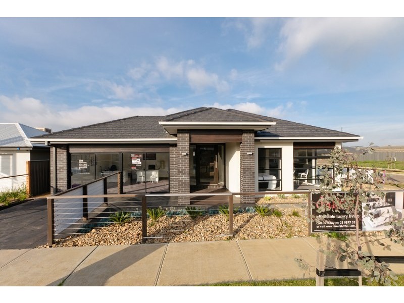 15 Cavalier Drive, Craigieburn VIC 3064
