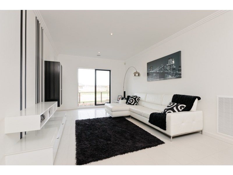 15 Cavalier Drive, Craigieburn VIC 3064