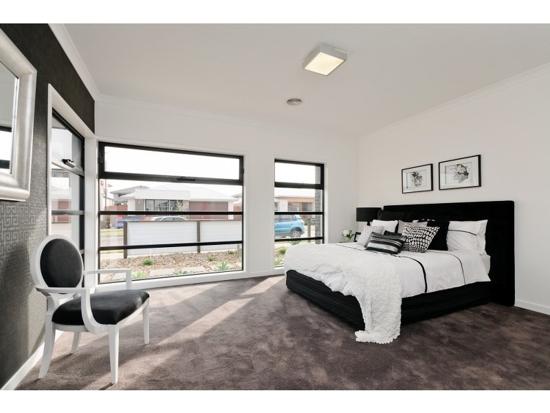 15 Cavalier Drive, Craigieburn VIC 3064