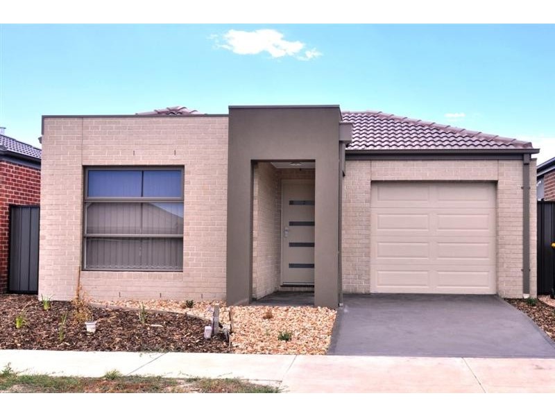 24 Black Wattle Road, Craigieburn VIC 3064