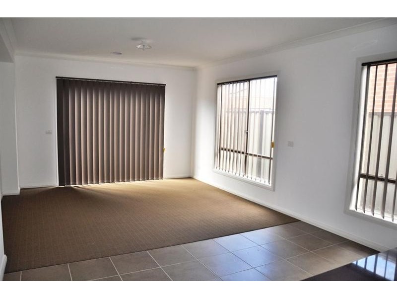 24 Black Wattle Road, Craigieburn VIC 3064