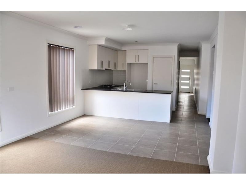 24 Black Wattle Road, Craigieburn VIC 3064