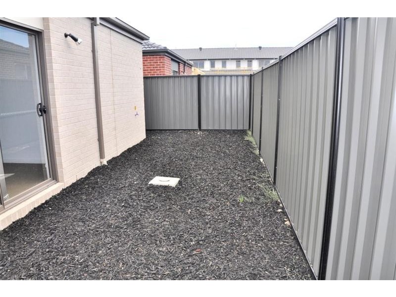 24 Black Wattle Road, Craigieburn VIC 3064