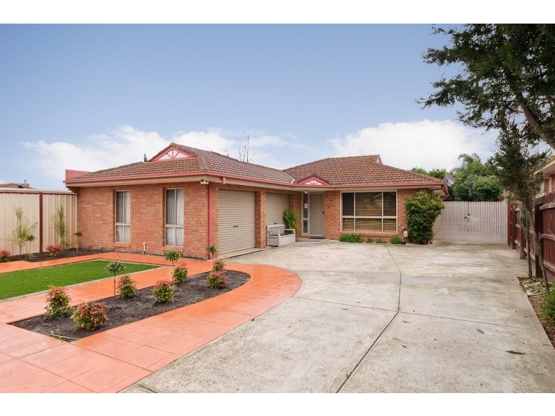 3 Sutherland Way, Roxburgh Park VIC 3064
