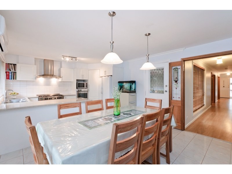 3 Sutherland Way, Roxburgh Park VIC 3064