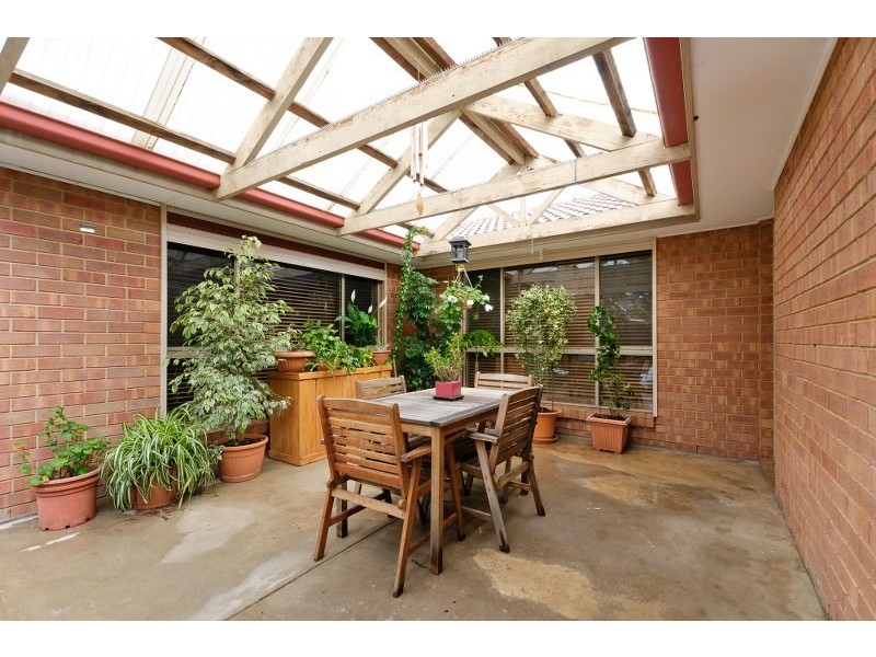 3 Sutherland Way, Roxburgh Park VIC 3064