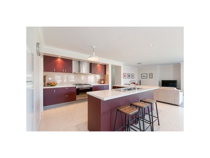 4 Arapiles Avenue, Craigieburn VIC 3064