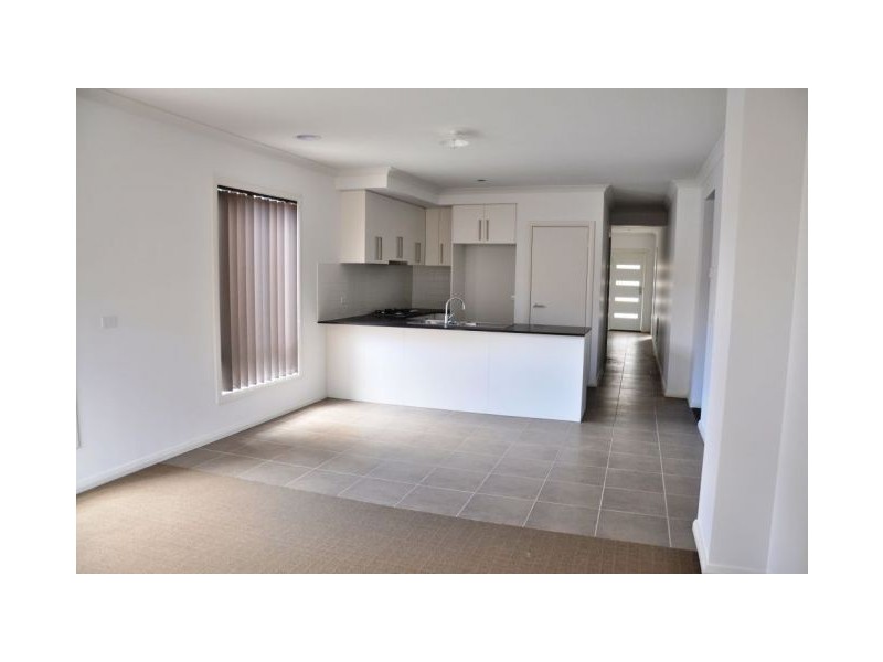 24 Black Wattle Road, Craigieburn VIC 3064