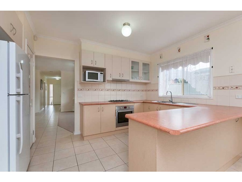 15 Westerfolds Loop, Craigieburn VIC 3064