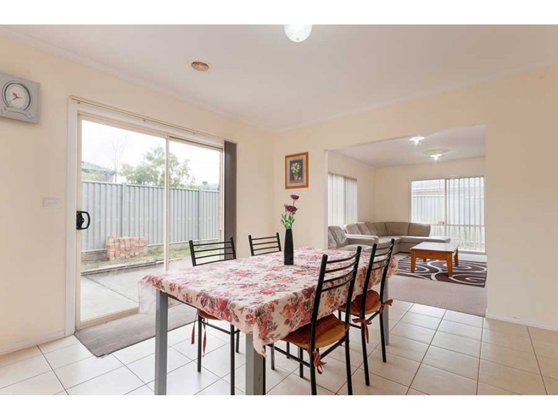 15 Westerfolds Loop, Craigieburn VIC 3064