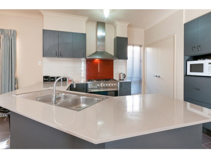 4 Houghton Court, Craigieburn VIC 3064