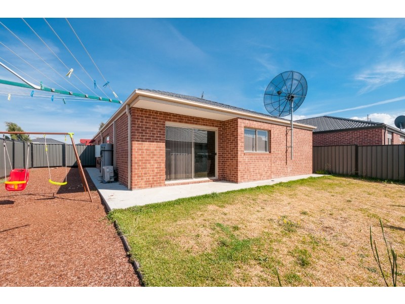 44 Domain Way, Craigieburn VIC 3064