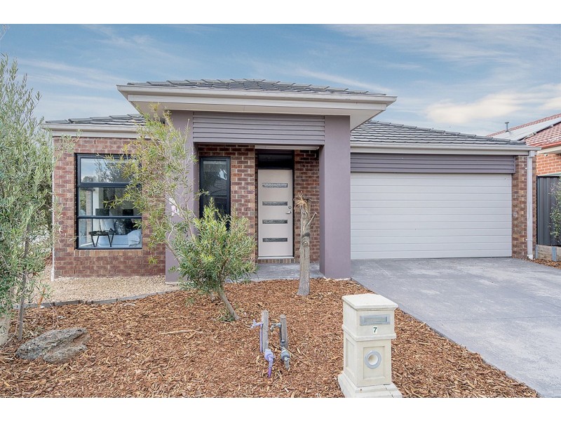 7 Pearce Way, Craigieburn VIC 3064