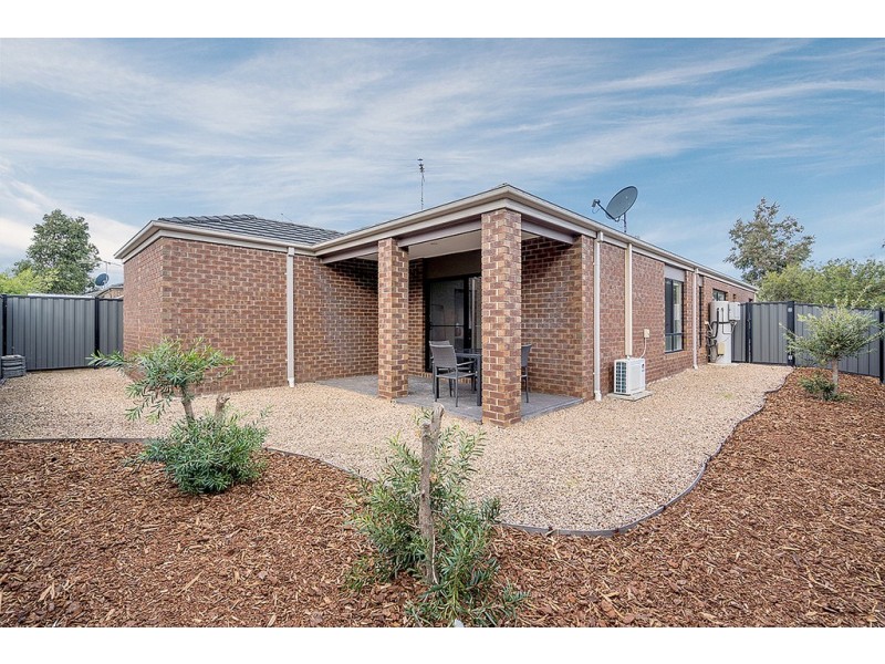 7 Pearce Way, Craigieburn VIC 3064