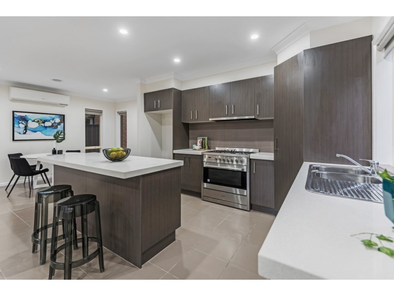 44 Highbury Circuit, Craigieburn VIC 3064