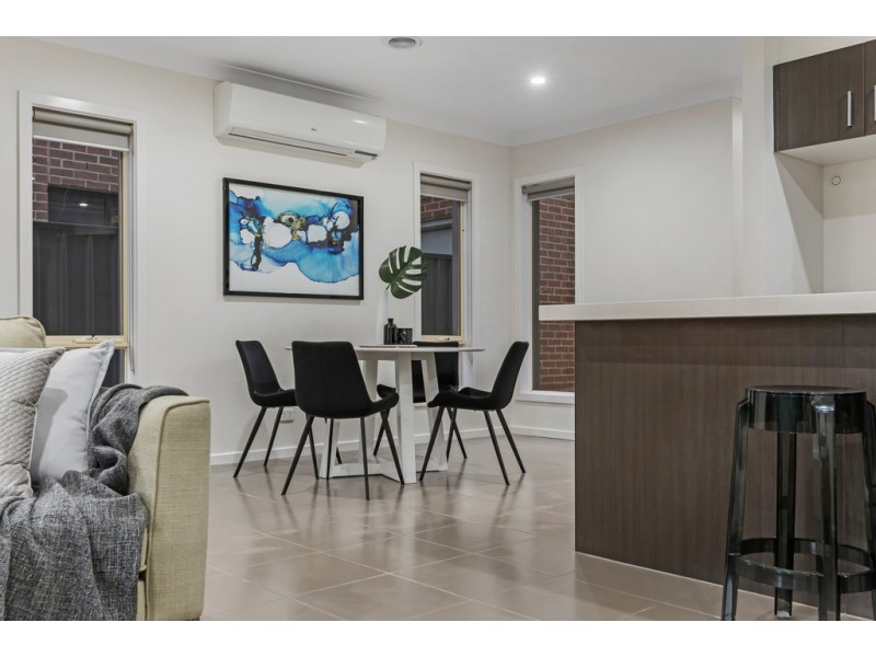 44 Highbury Circuit, Craigieburn VIC 3064