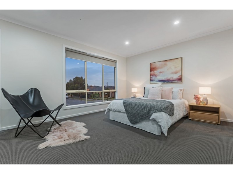 44 Highbury Circuit, Craigieburn VIC 3064