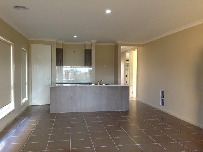 32 Atarhi Parade, Lalor VIC 3075