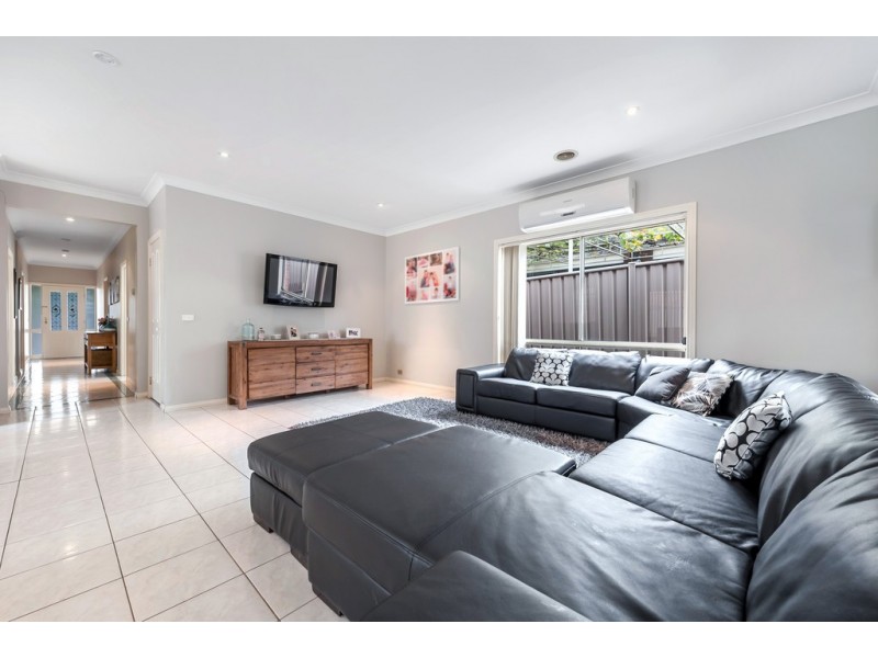 7 Bowman Glen, Craigieburn VIC 3064