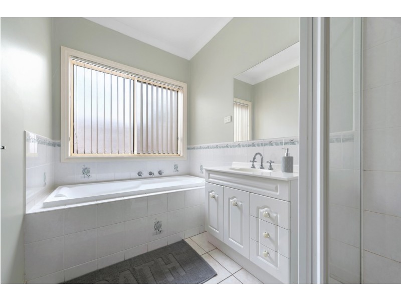 7 Bowman Glen, Craigieburn VIC 3064