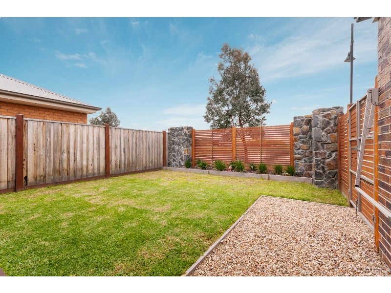 21 Lithgow Street, Beveridge VIC 3753