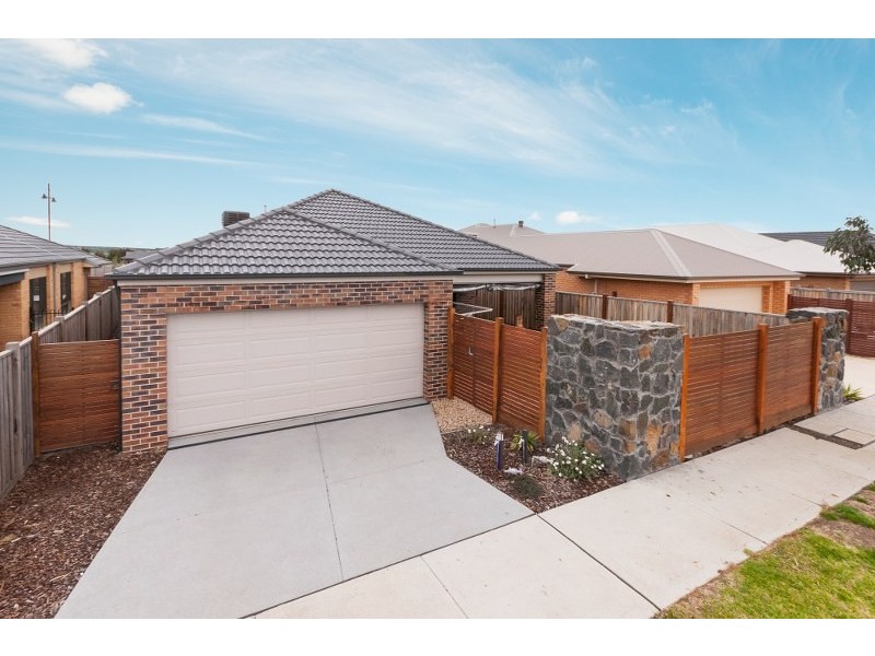21 Lithgow Street, Beveridge VIC 3753