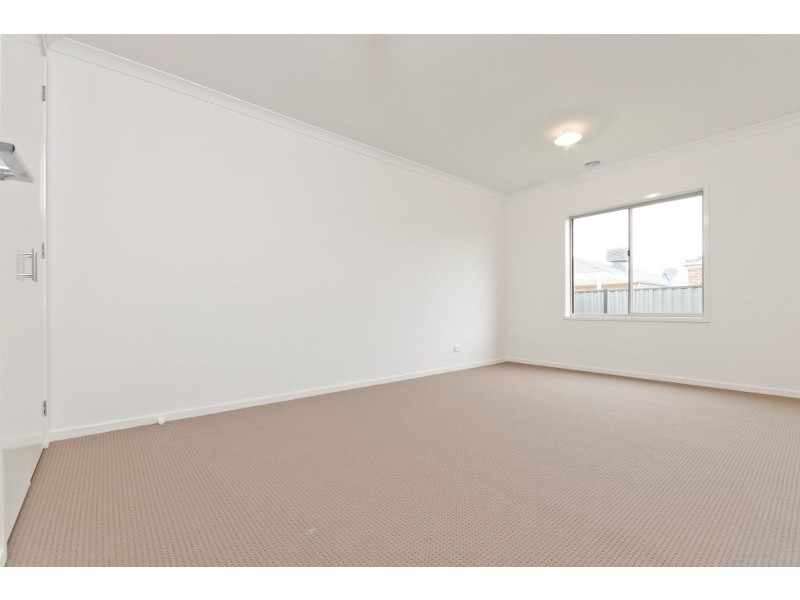 95 Biltmore Crescent, Roxburgh Park VIC 3064