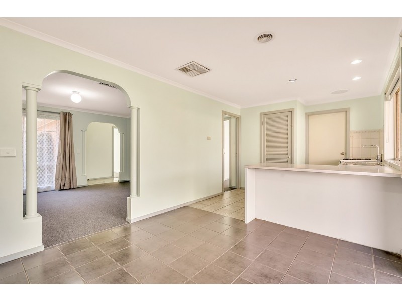 2 Lydd Court, Craigieburn VIC 3064
