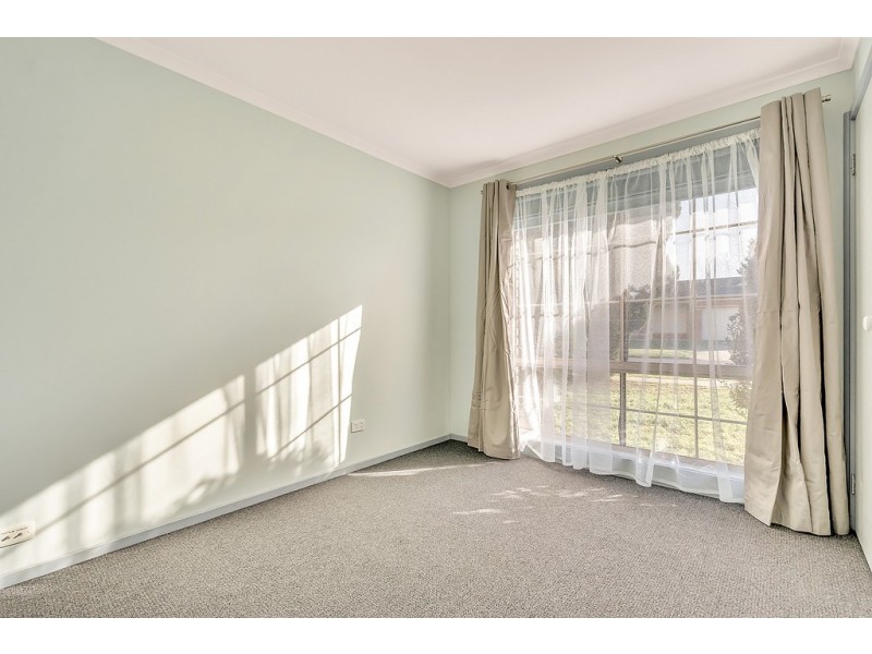 2 Lydd Court, Craigieburn VIC 3064