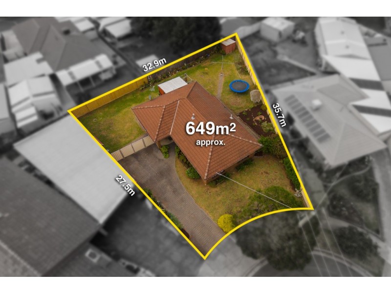 8 Ottery Court, Craigieburn VIC 3064