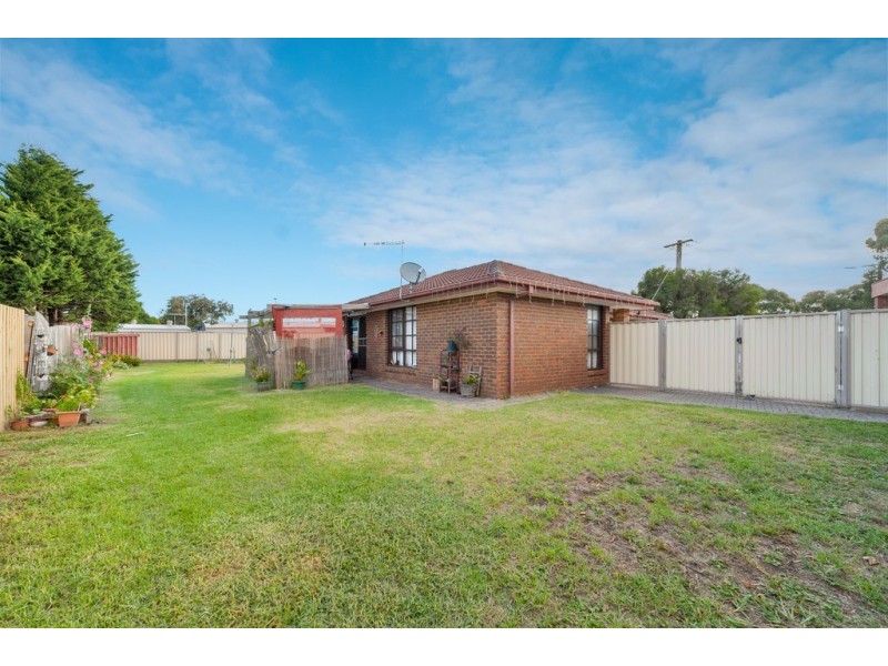 8 Ottery Court, Craigieburn VIC 3064