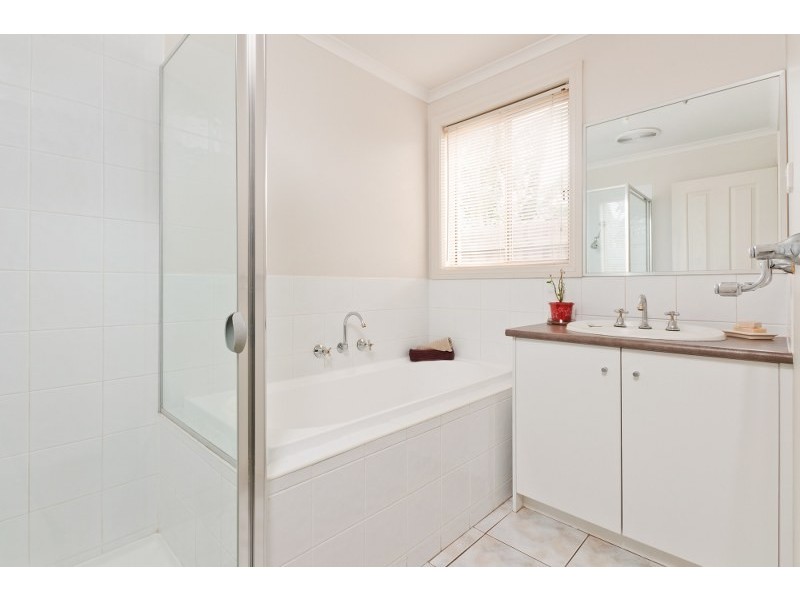 3 Bingin Place, Craigieburn VIC 3064