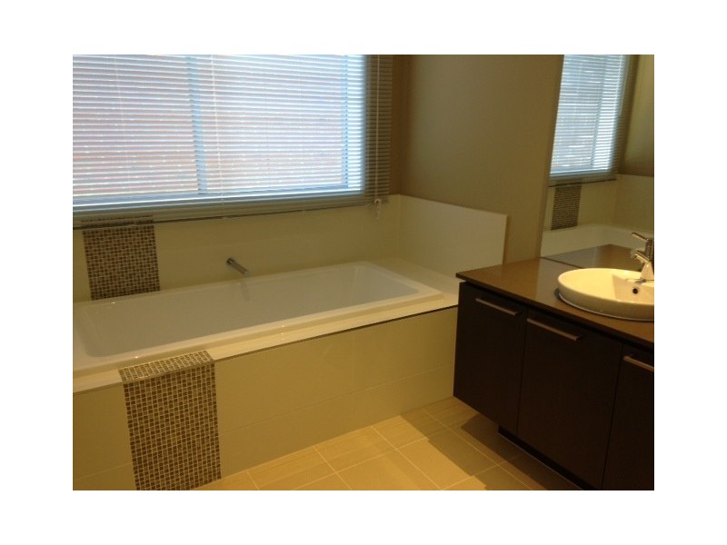 111 Gateshead Street, Craigieburn VIC 3064